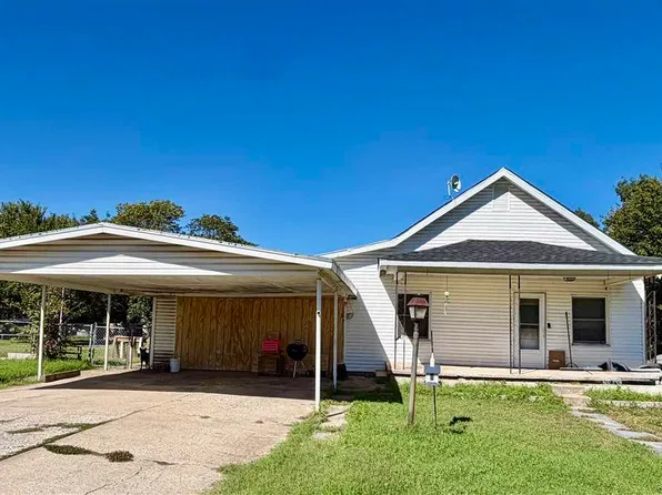 814 W Dewey Ave, Blackwell, OK 74631
