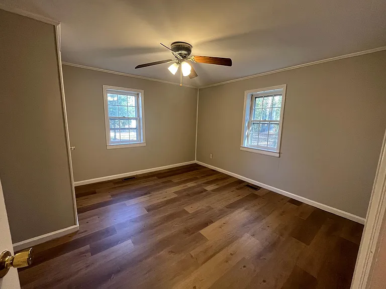 221 Howard Rd — Photo 24