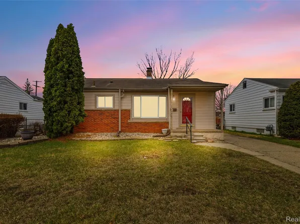 6457 Deering St, Garden City, MI 48135