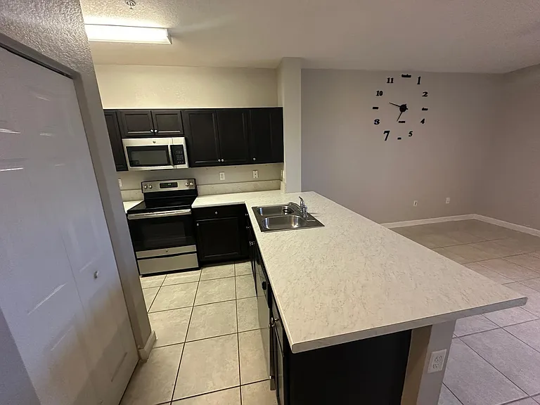 2819 SE 1st Dr #5 — Photo 22