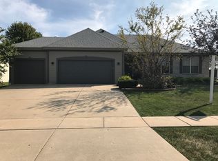 6200 Carmel Dr, Plainfield, IL 60586