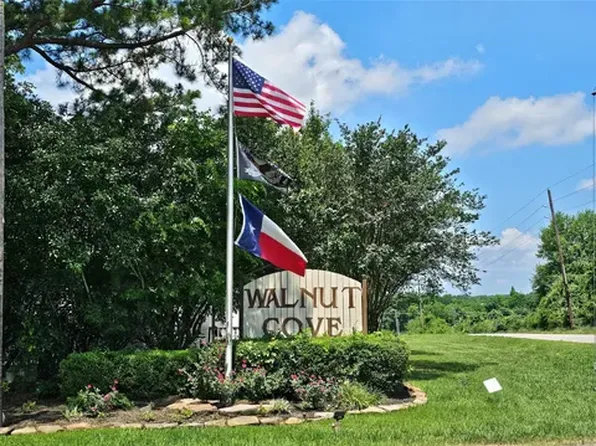 12096 Canal St, Willis, TX 77318
