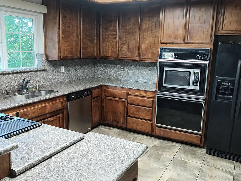 523 Encina Dr — Photo 8