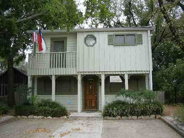 1st image of 304W W Schubert St