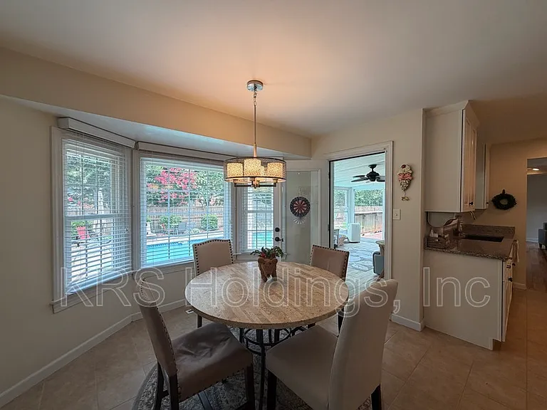1520 Woodside Ct N — Photo 6