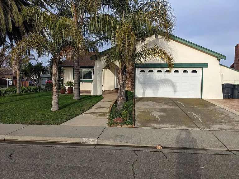 908 Labrador Way — Photo 9