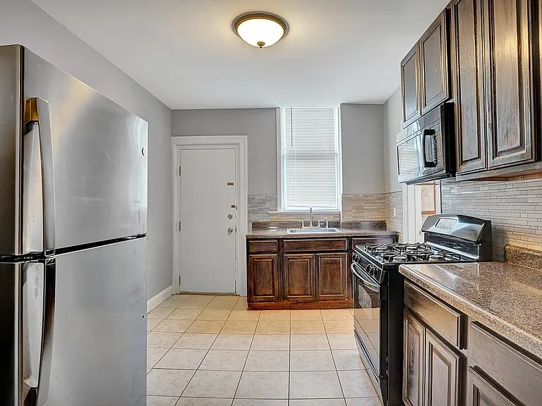 Pine Street Mews — Photo 3