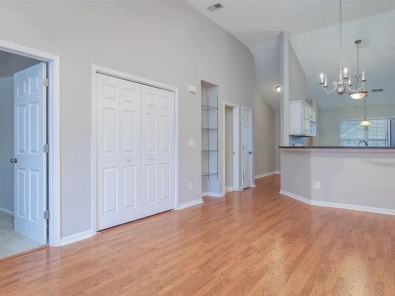 129 Crickhollow Cir — Photo 14