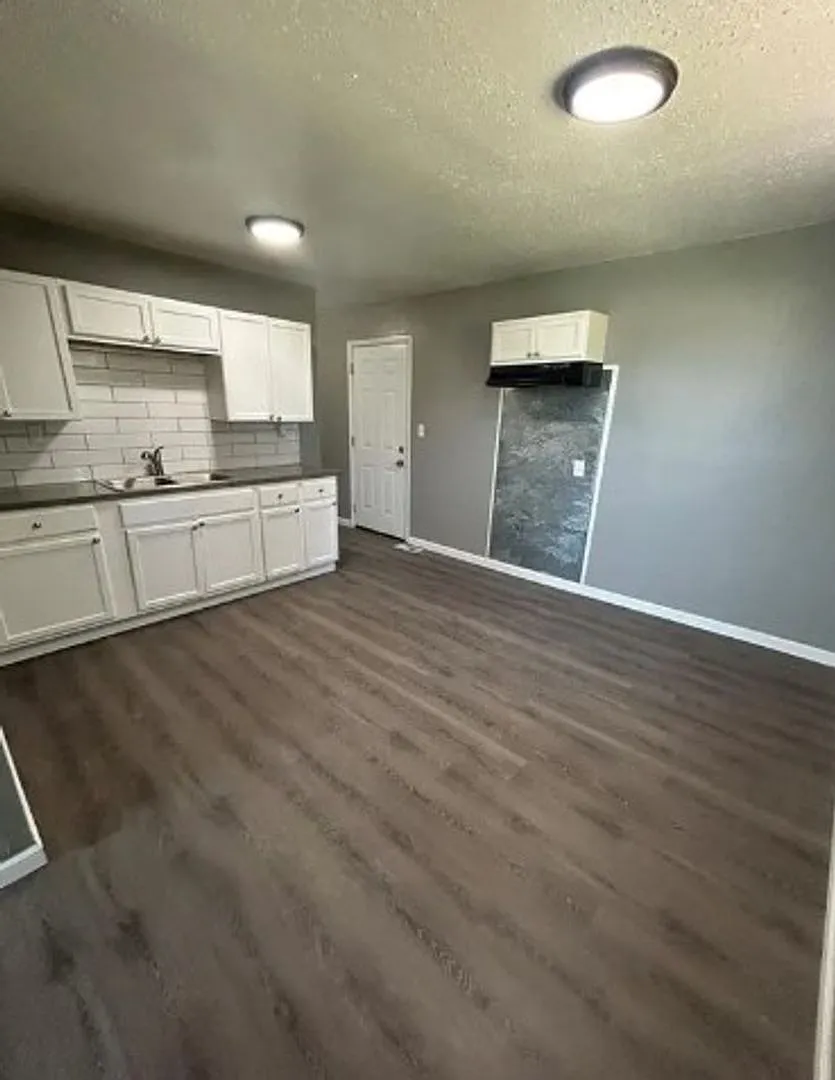 For Rent — Photo 3