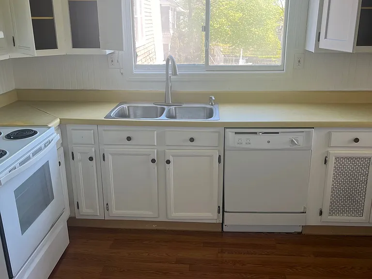 1556 Rugby Rd #2 — Photo 7