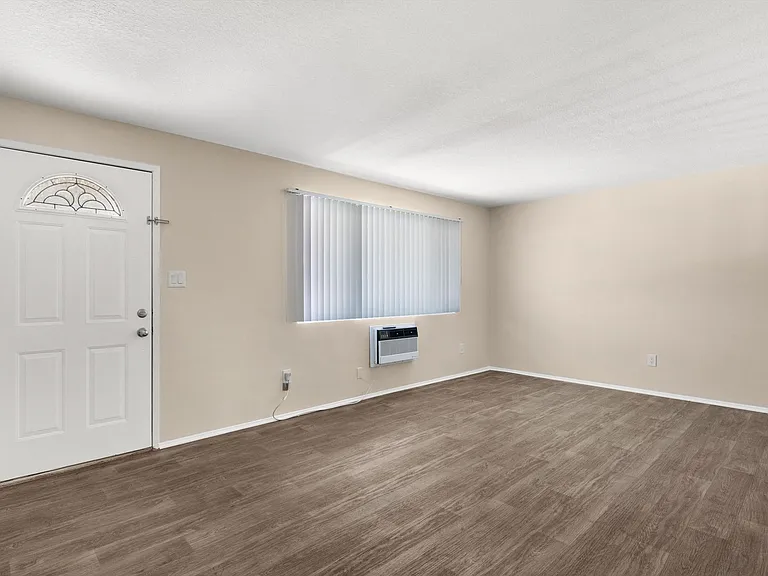 Waldorf Apartments- Riverside, CA — Photo 19