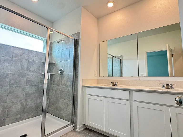 3141 Laurent Loop — Photo 20