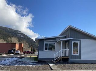 2131 W 128th St, Blairmore, AB T0K0E0