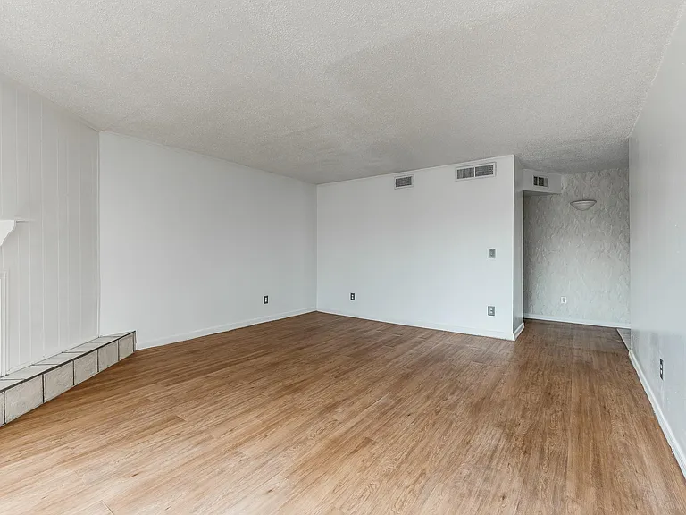 6728 N Meridian Ave #F — Photo 13