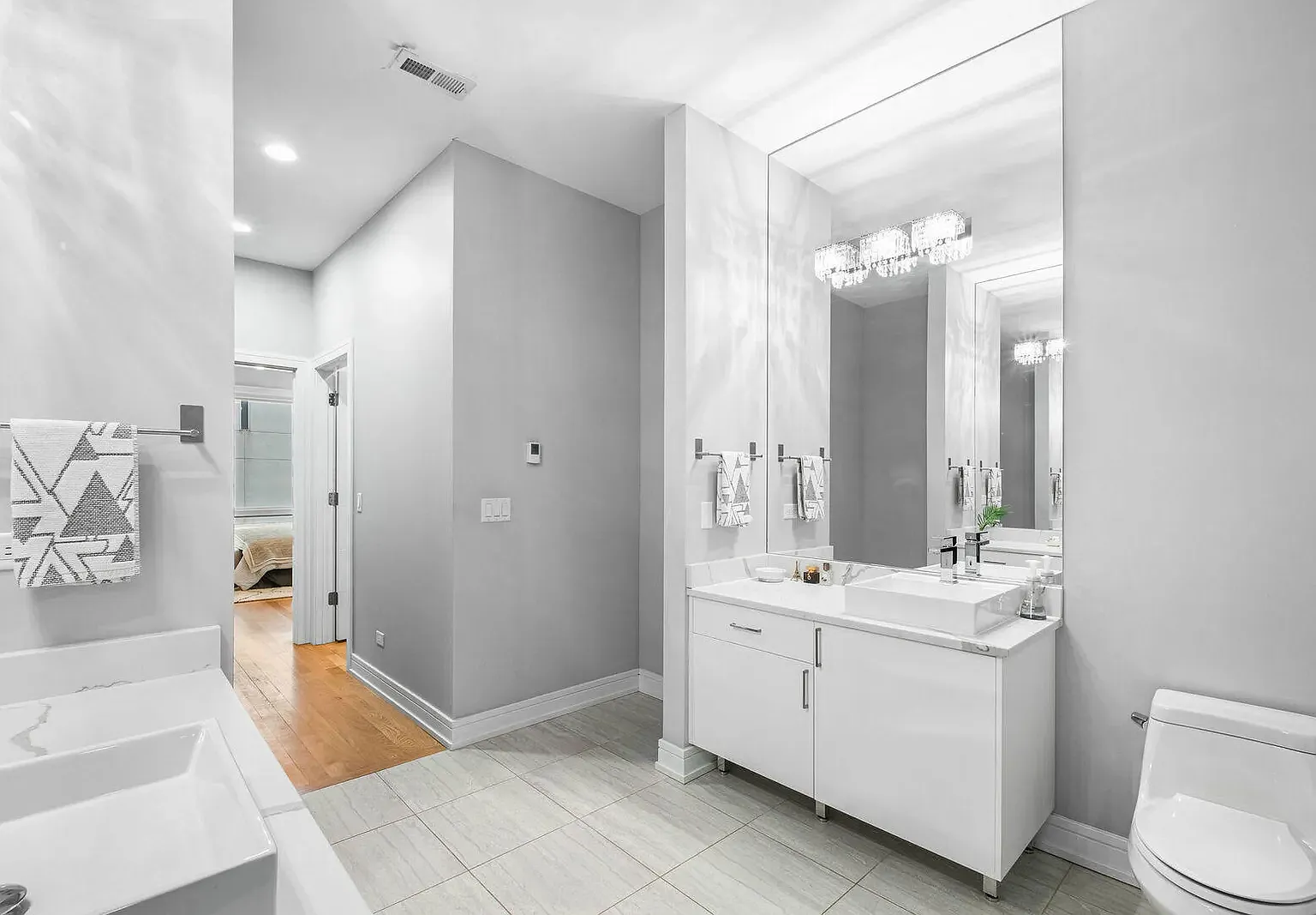 3 bed, 1855 sqft, $5,000 — Photo 4