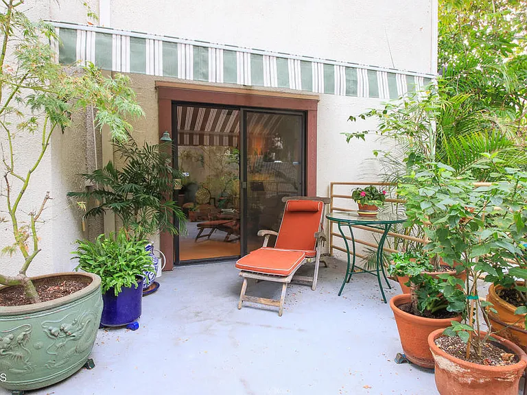 1670 Malcolm Ave #103 — Photo 30