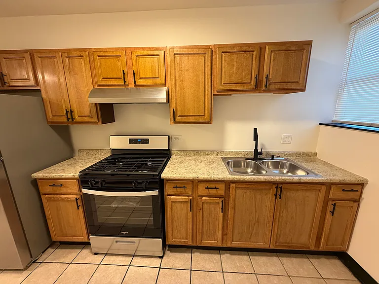 5629 W Washington Blvd — Photo 10