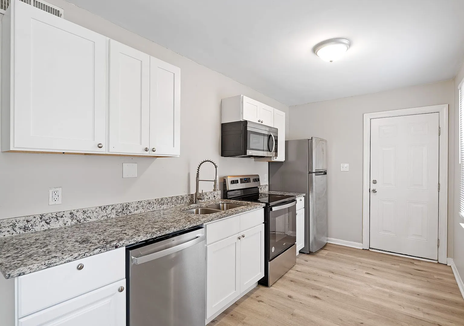 Welcome to Spice Ridge Apartments! — Photo 1