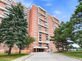 100 Wingarden Ct #1807, Toronto, ON M1B 2P4