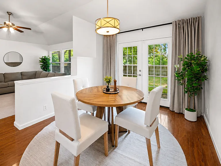1109 Briargate Dr — Photo 5