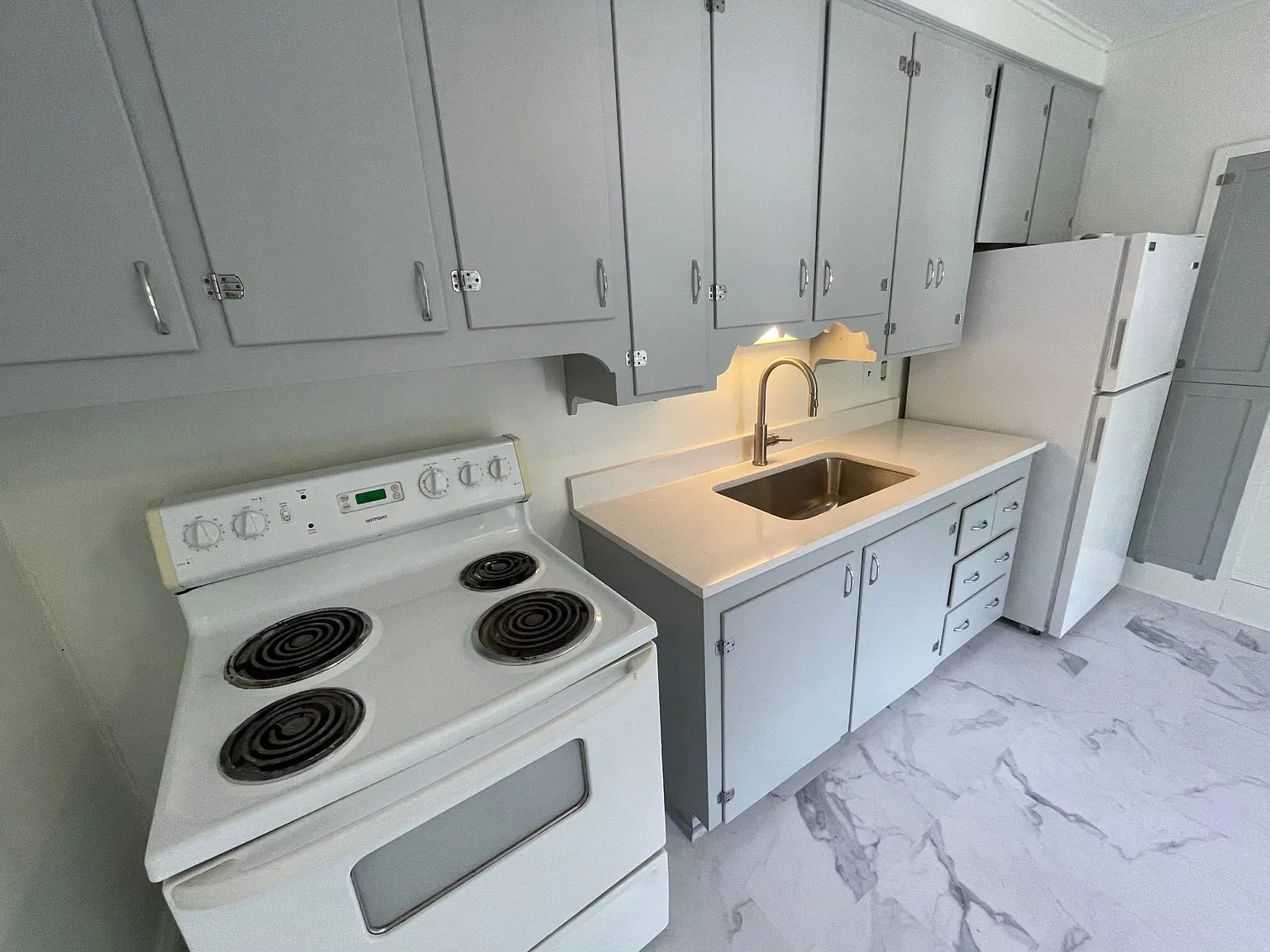 1 bed, $1,714 — Photo 3