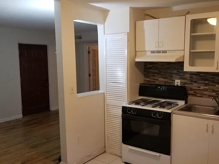 751 Cherokee Ave SE — Photo 6
