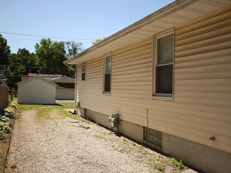 819 Troy Rd — Photo 8