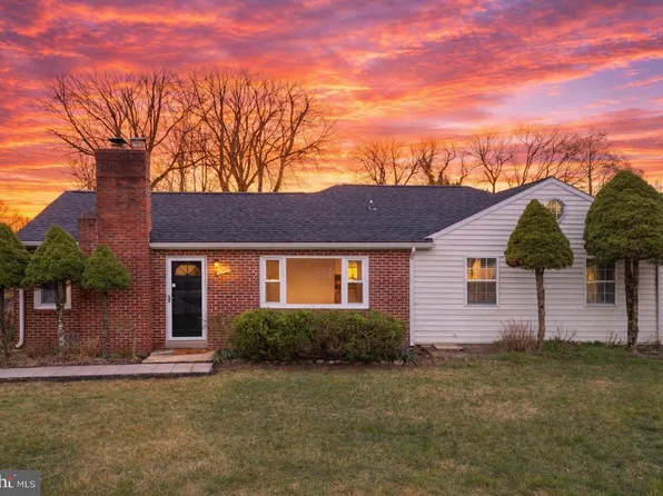 9804 Highview Ave, Damascus, MD 20872