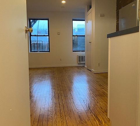 3rd image of 203 Chrystie St #5CH