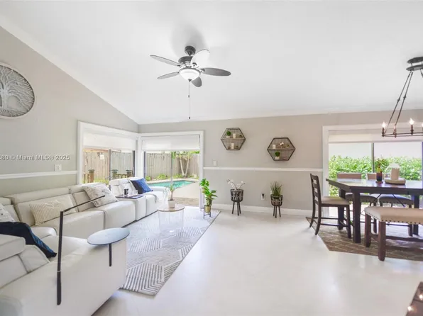 11300 SW 4th St, Hollywood, FL 33025
