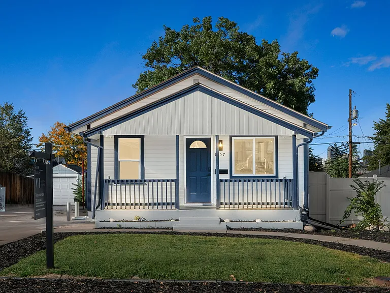 1557 W Dakota Ave — Photo 1