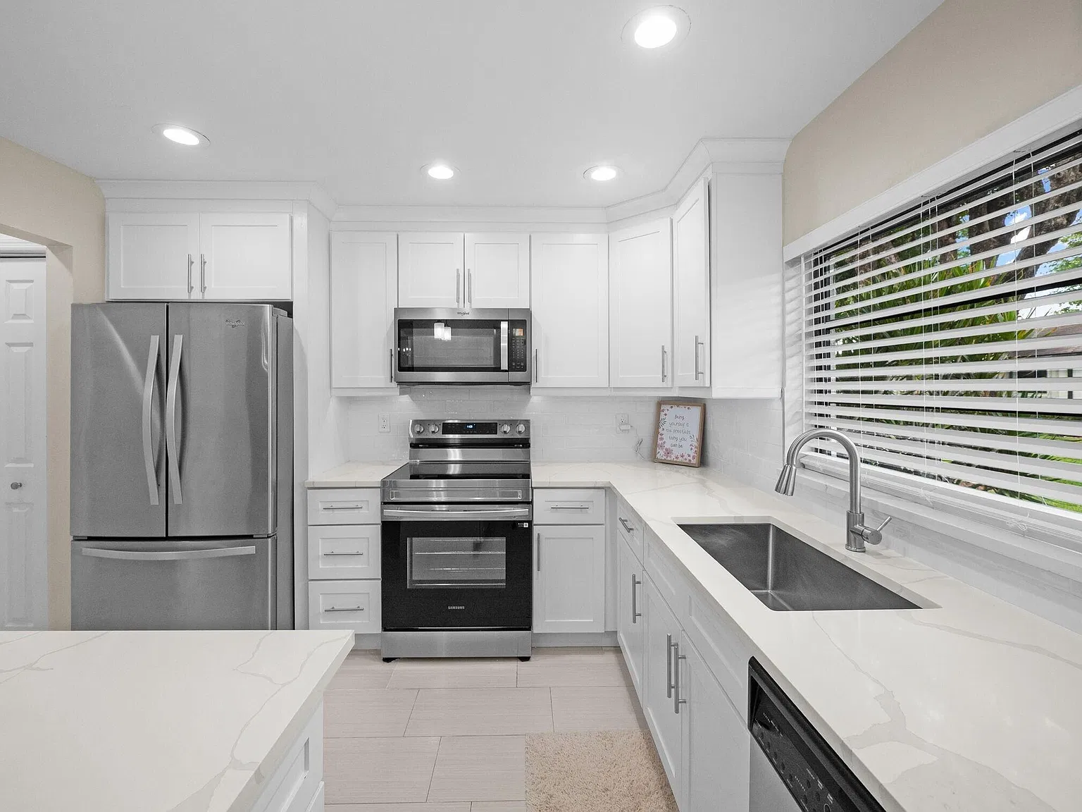 2 bed, 2.0 bath, 1400 sqft, $2,500 — Photo 3