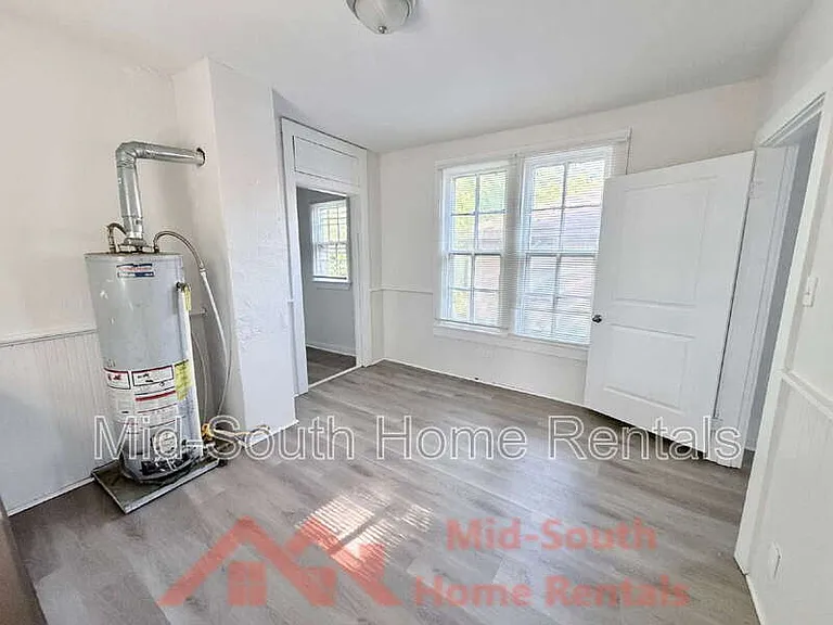 331 W Dison Ave — Photo 9