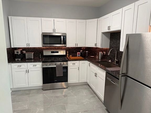 2nd image of 1457 W Foster Ave #3R
