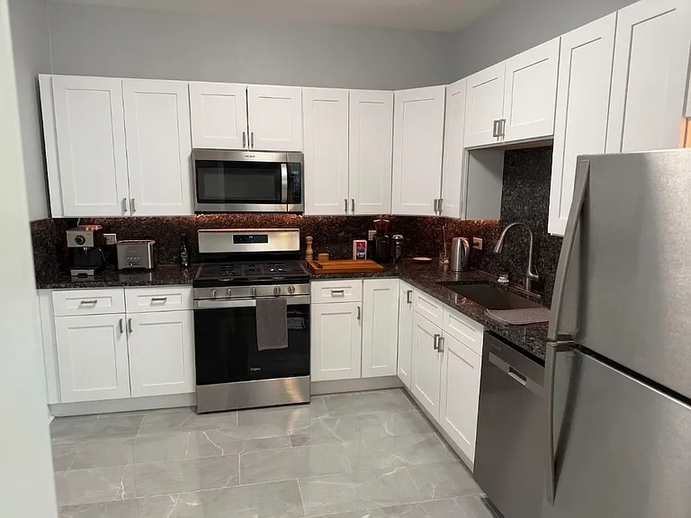 1457 W Foster Ave #3R — Photo 2
