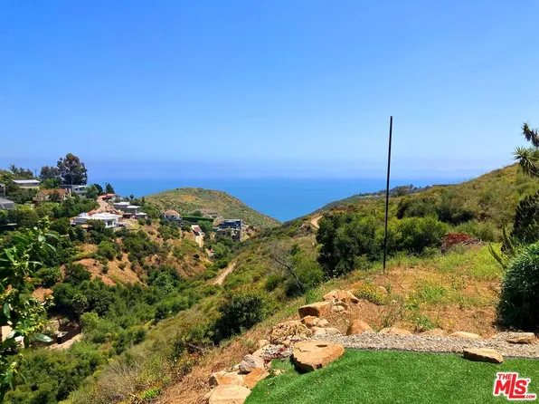 2828 McAlpine Dr, Malibu, CA 90265