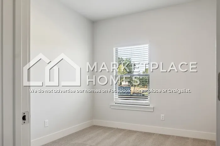 2070 Hyacinth Ln — Photo 27
