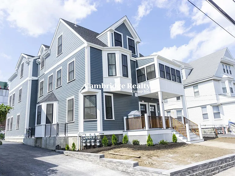 79 Linden St #2T — Photo 9