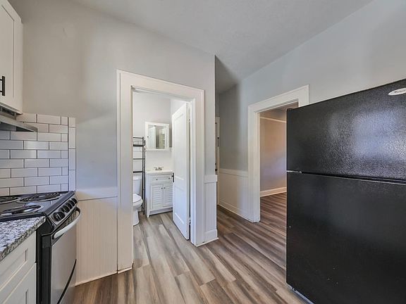 5th image of 875 15th Ave S #1