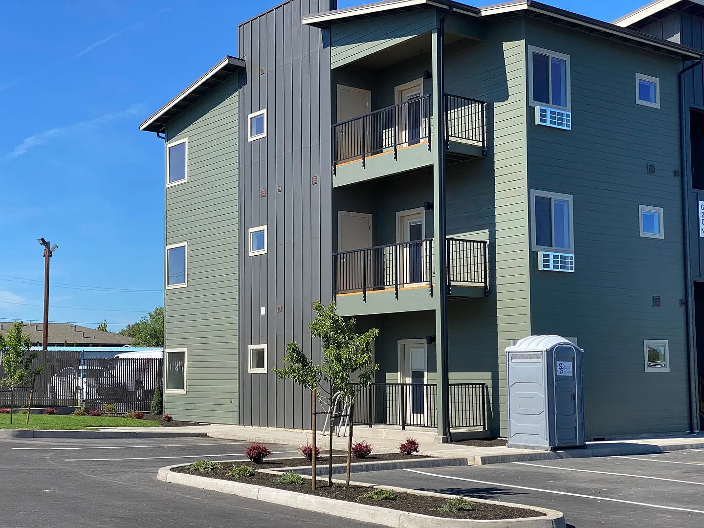 Studio Apartment in the Heart of Redmond — Photo 2
