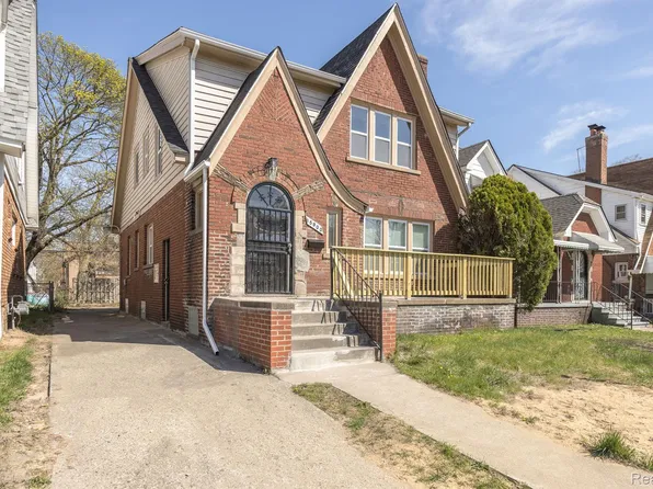 15900 Woodingham Dr, Detroit, MI 48238