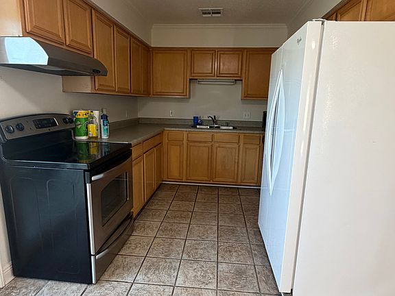 3rd image of 184 S Concord Rd #1