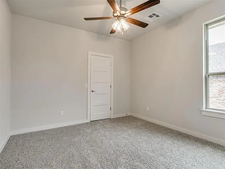 11500 Fairways Ave — Photo 32