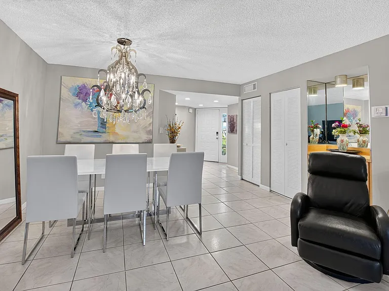 7473 Glendevon Ln #402 — Photo 9