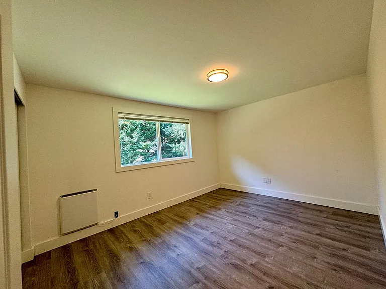 781 High School Rd NW — Photo 8