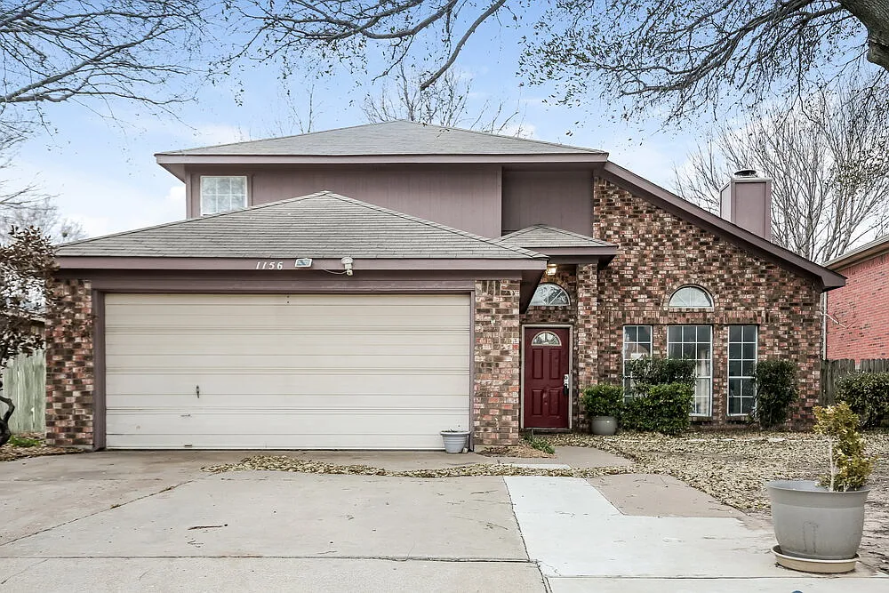 3 bed, 2.0 bath, 1667 sqft, $2,745 — Photo 1
