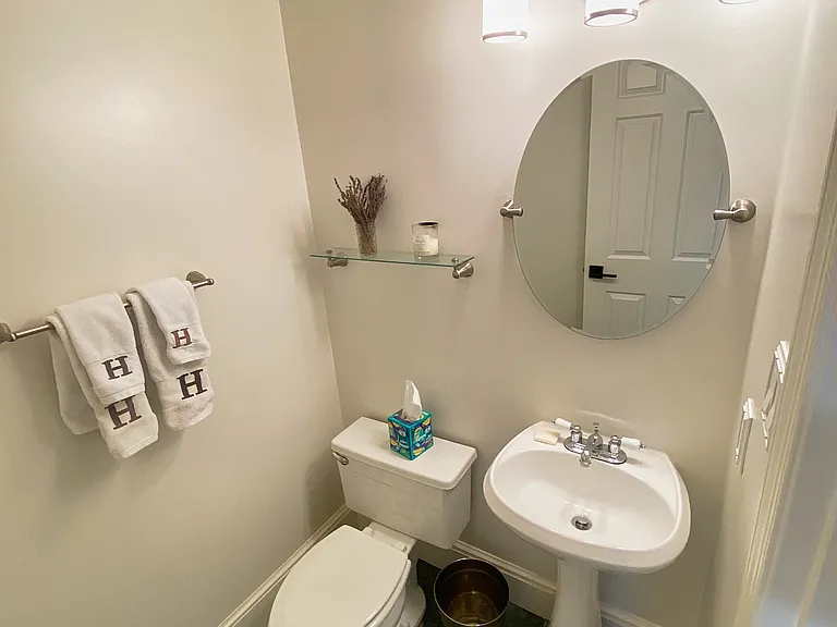 1664 Beekman Pl NW #A — Photo 7