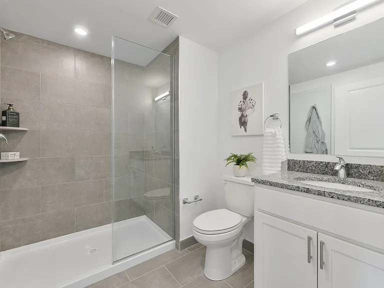 585 ESSEX STREET — Photo 9