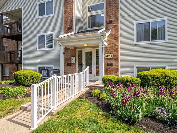 2nd image of 5984 Meadowcreek Dr #9