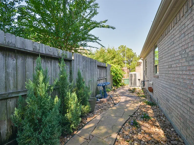 4510 Elmstone Ct — Photo 31